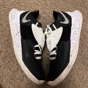 Kyrie flytrap 3 Size 10 Black